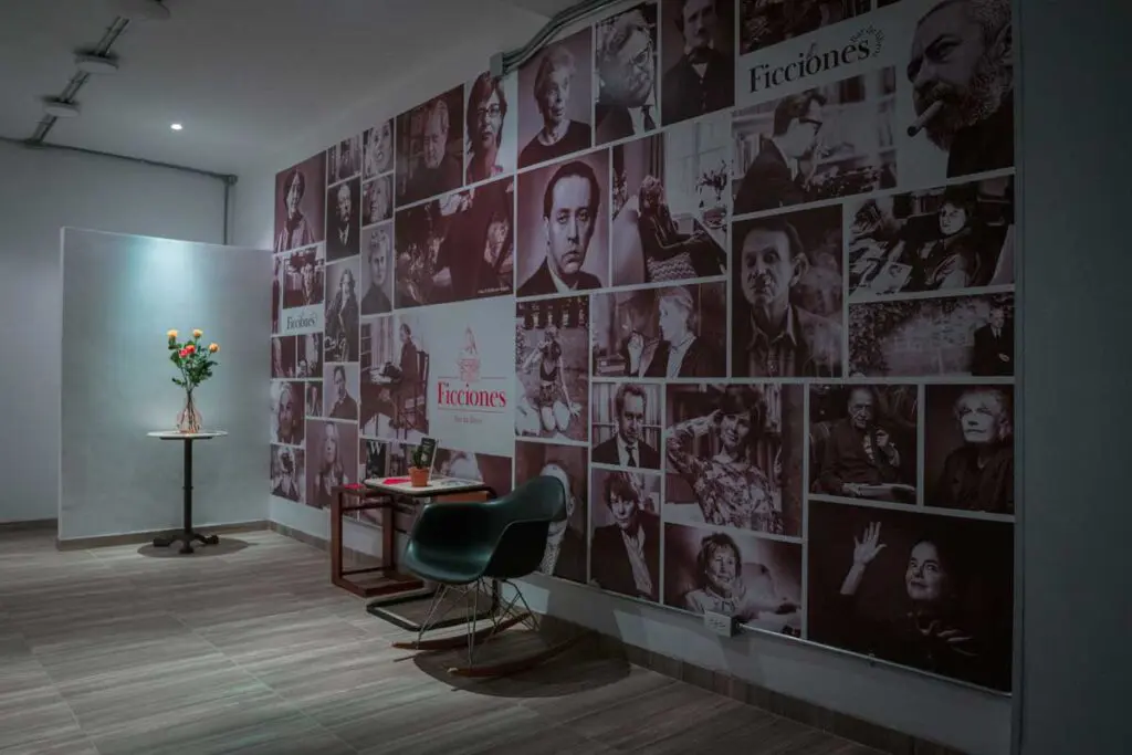 Ficciones, un bar de libros en el corazón de Quinta Camacho