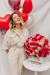 Negrón, arte y glamour en forma de ramos de fresas con chocolate