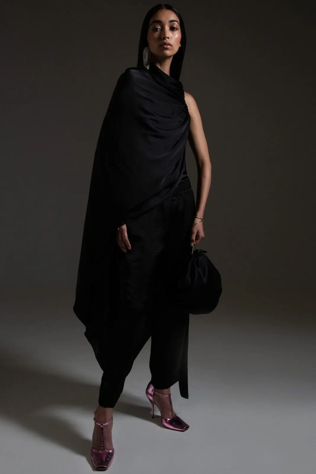 El diseñador colombiano que ha vestido a personajes como Michelle Obama y Cate Blanchett