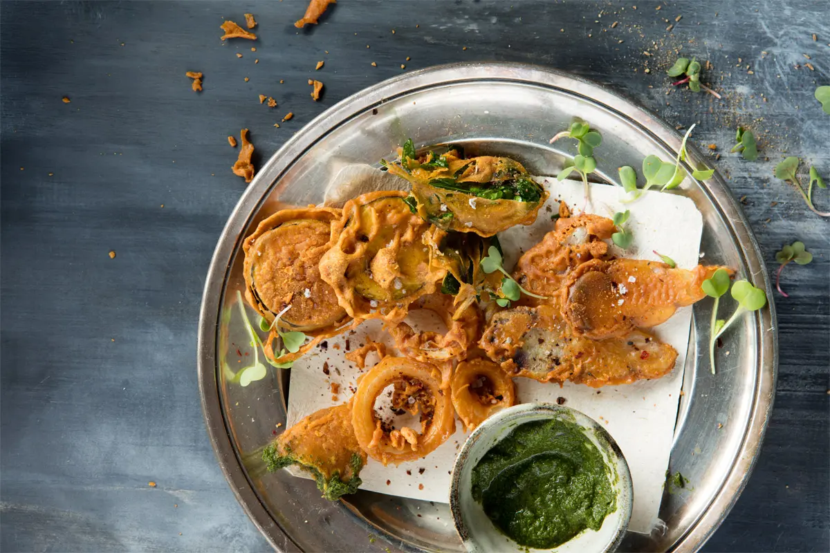 Cuatro recetas de comida india para hacer en casa Pakora_1200x800