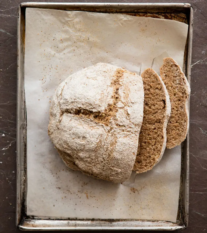 Pan de avena, quesos