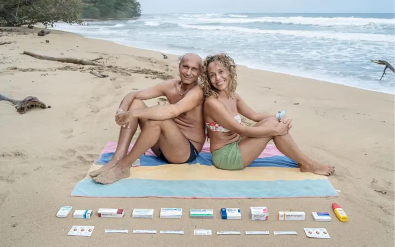 Happy Pills: “La felicidad está en comprar medicamentos que no necesitamos”