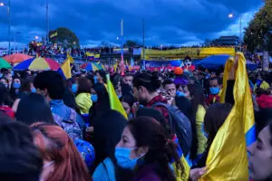 Paro Nacional: ¿Qué significa la bandera al revés?
