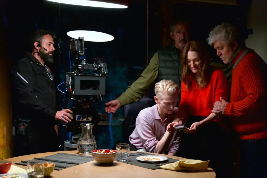 "Sentí que estábamos tres, y la muerte estaba ahí con nosotros": Pedro Almodóvar sobre La habitación de al lado