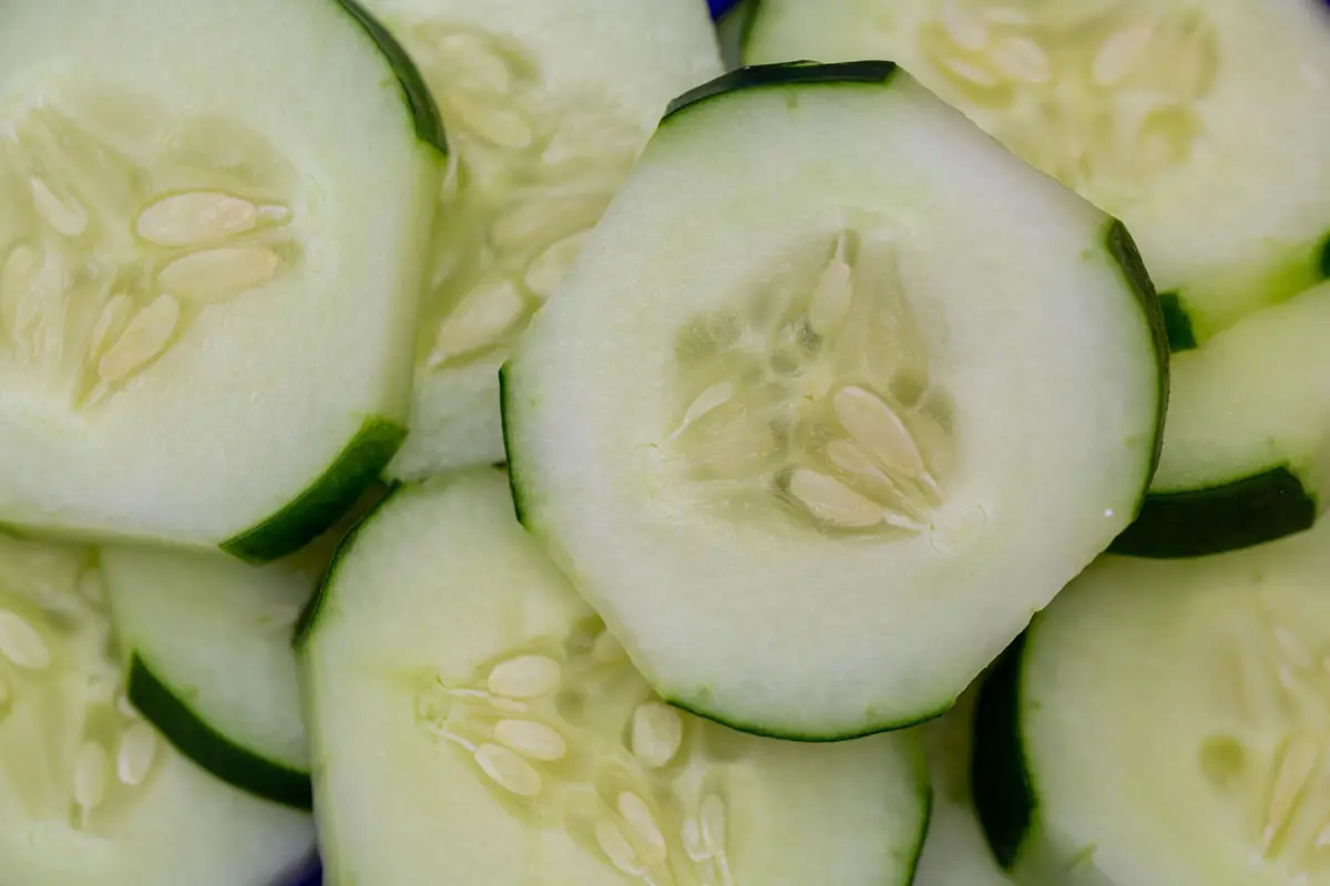 Esta nutricionista revela los siete alimentos para subir las defensas pepino de alimento