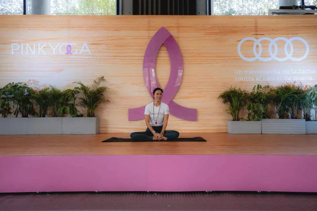 Pink yoga recaudó más de 30 millones para la prevención del cáncer de mama