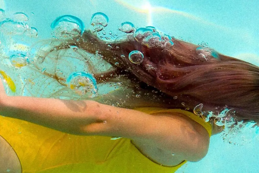 Tintura de cabello, cloro, piscina