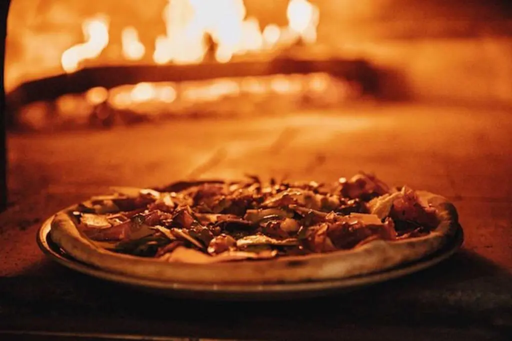 Tavola terraza, el restaurante para disfrutar de pizza y pola