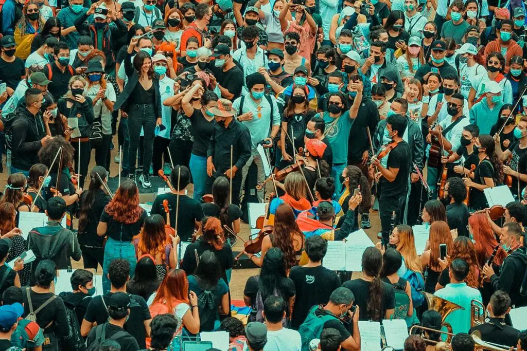 Susana boreal y su orquesta, un ejemplo de resistencia pacífica Batuta