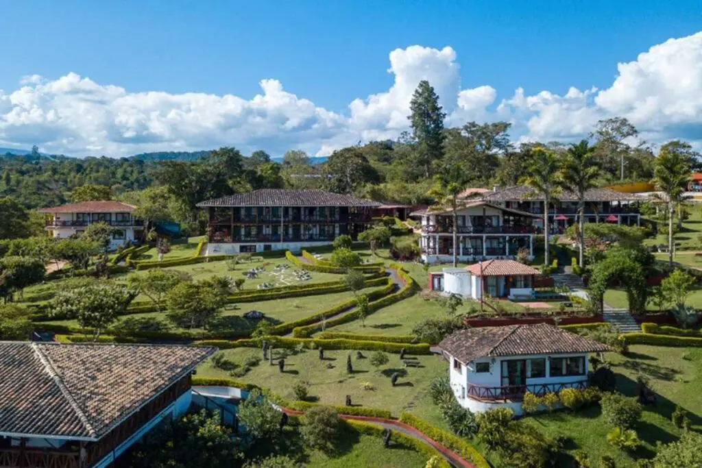 Empresas colombianas, viajar por colombia