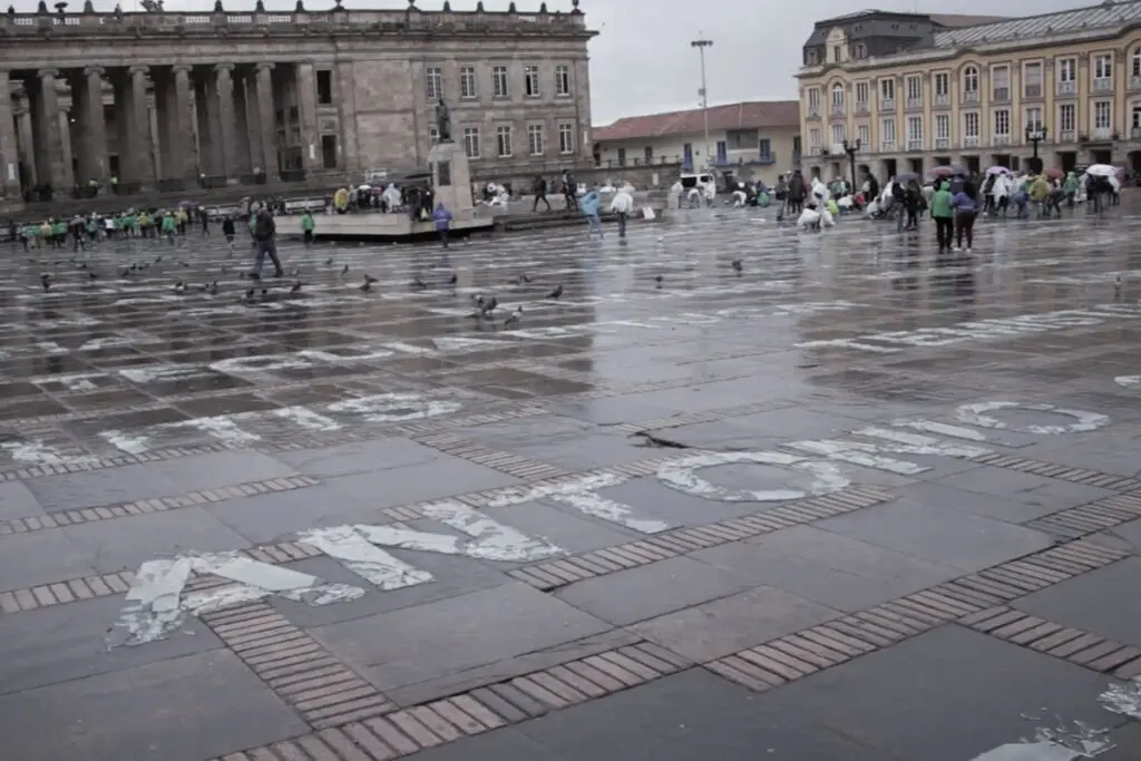 “si los olvidamos, los asesinamos dos veces”, doris salcedo