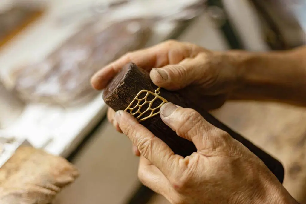 Sara & Flora: Las joyas artesanales de Santander para el mundo