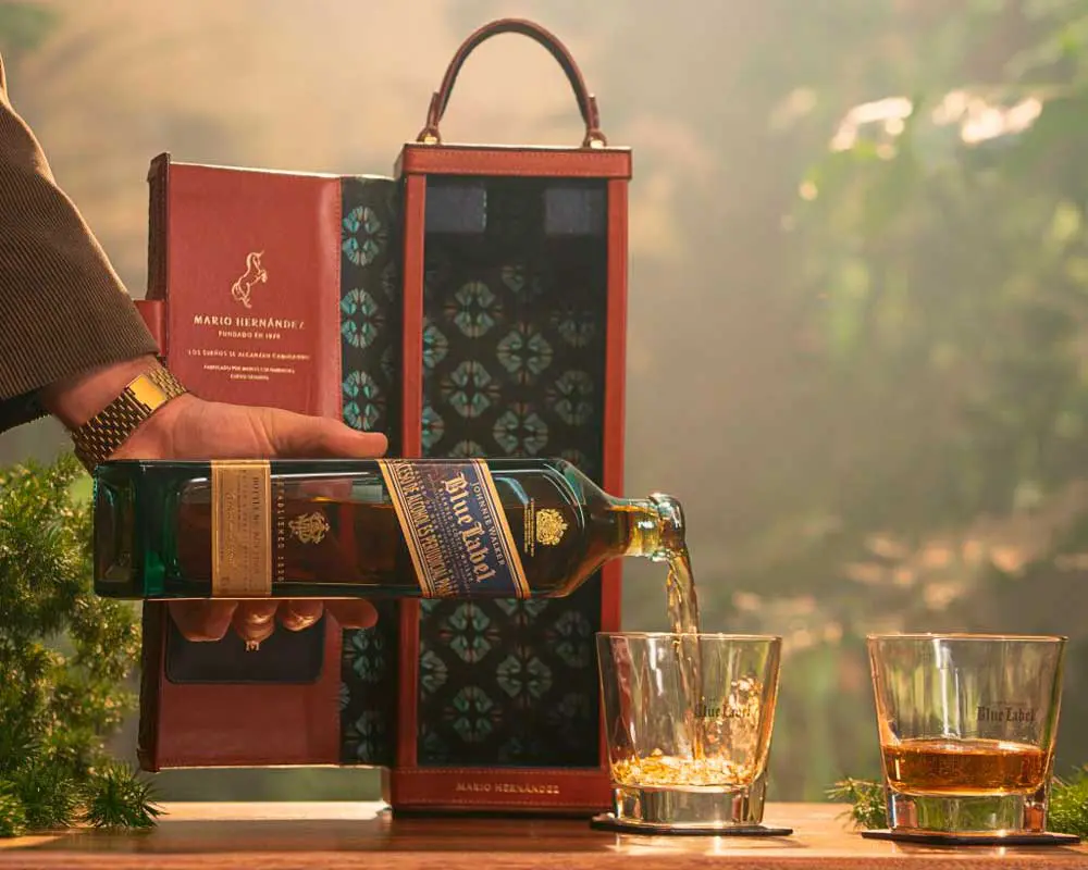 Mario hernández y johnnie walker