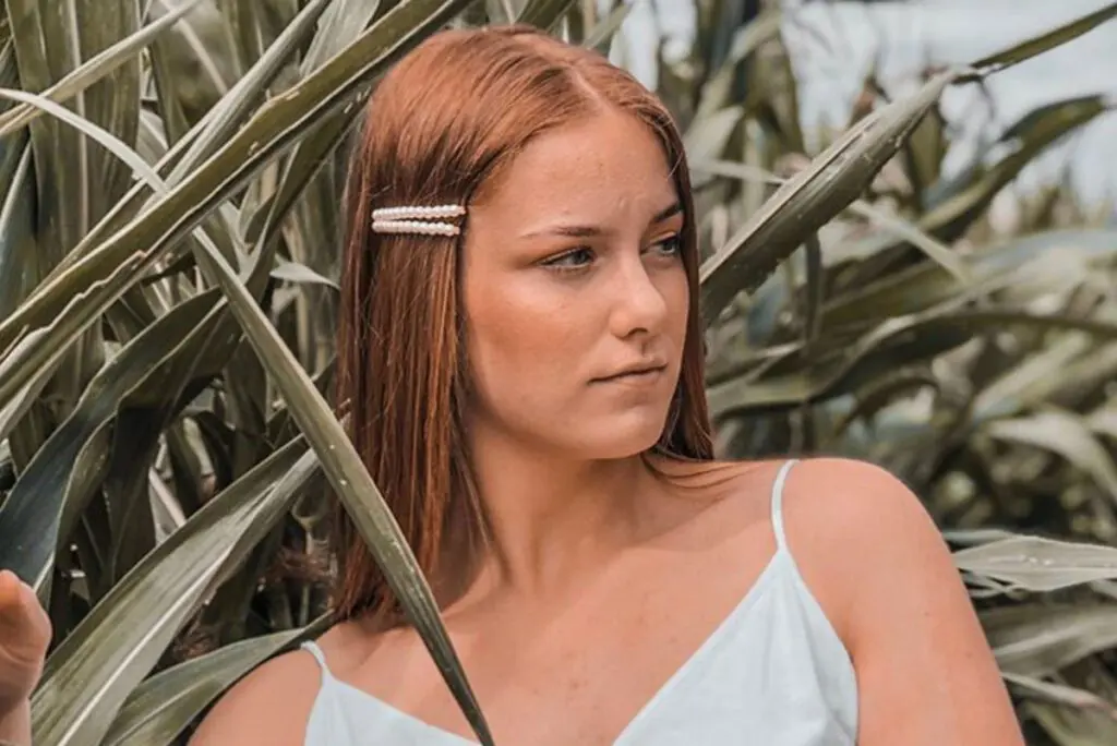 Diademas, hebillas y bambas: los accesorios noventeros que volvieron a estar de moda Diademas, hebillas y bambas: los accesorios noventeros que volvieron a estar de moda