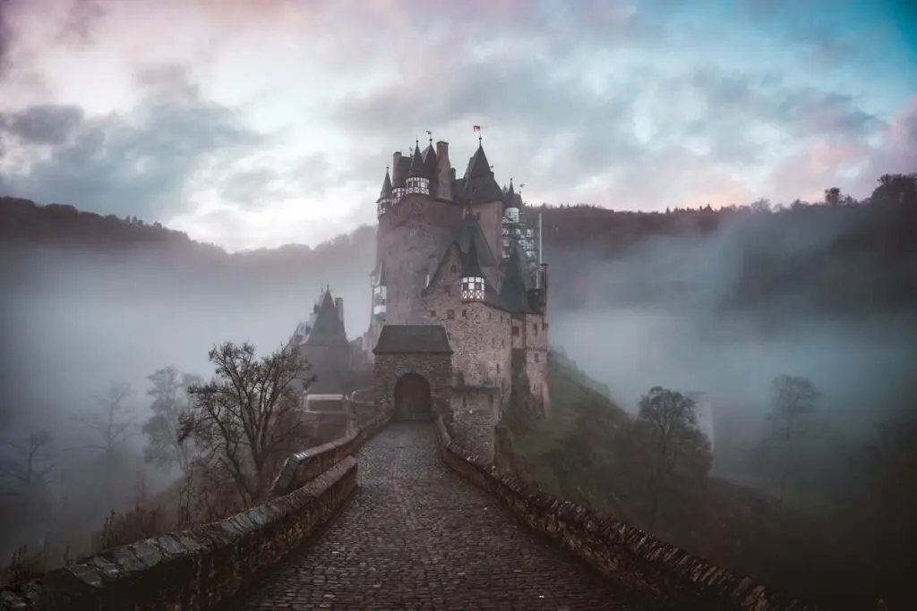 8 hoteles y castillos embrujados en colombia y el mundo