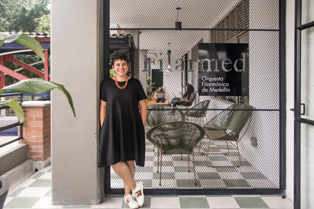 Conozca a la bogotana que está frente a la orquesta filarmónica de medellín Bogotana, filarmed