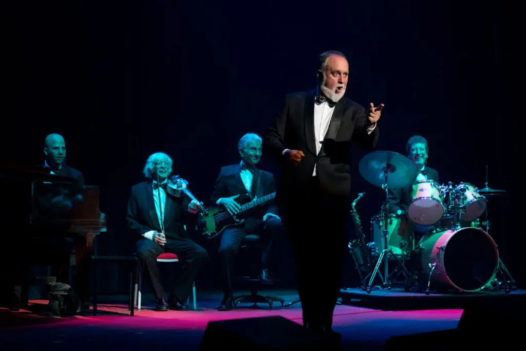 Les luthiers, el adiós de los humoristas argentinos en bogotá y medellín Les luthiers
