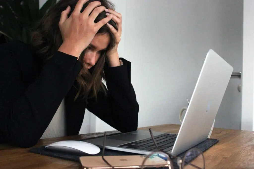 ¿por qué whatsapp, facebook e instagram no están funcionando bien?