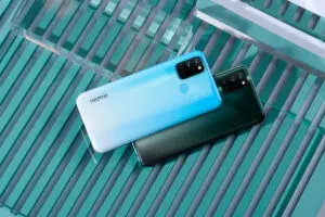 Tres celulares y unos audífonos: así es la serie 7 de realme en colombia Realme 7i