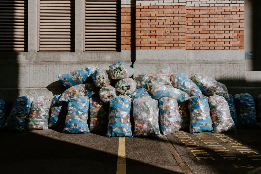 Así es la vida de una botella PET en Bogotá, Colombia