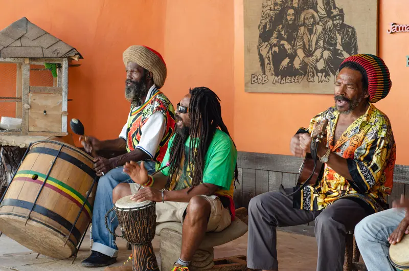 Jamaica: música, cultura y tradición, un viaje a la cuna del reggae Jamaica: música, cultura y tradición, un viaje a la cuna del reggae