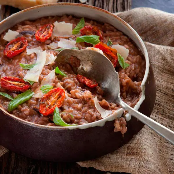 Comida amarillo, azul y rojo para celebrar el día de la independencia de colombia