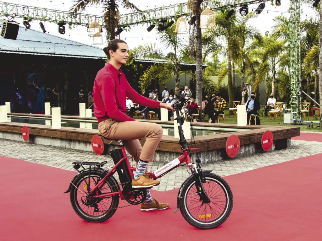 Rojotú 2022: una iniciativa de moda, estilo y sostenibilidad
