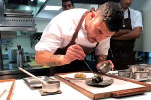 A los 24 años un chef colombiano trabaja en uno de los restaurantes top del mundo Nicolás Sabogal