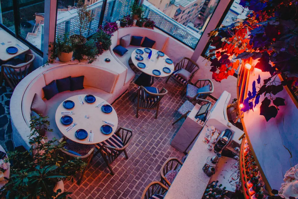 Cinco rooftop para comer y tomar cocteles en bogotá
