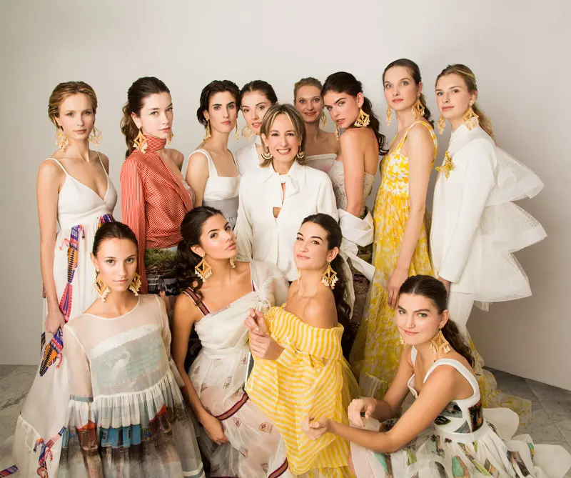 Portada: silvia tcherassi viste a las mujeres de macondo Silvia5_800x669