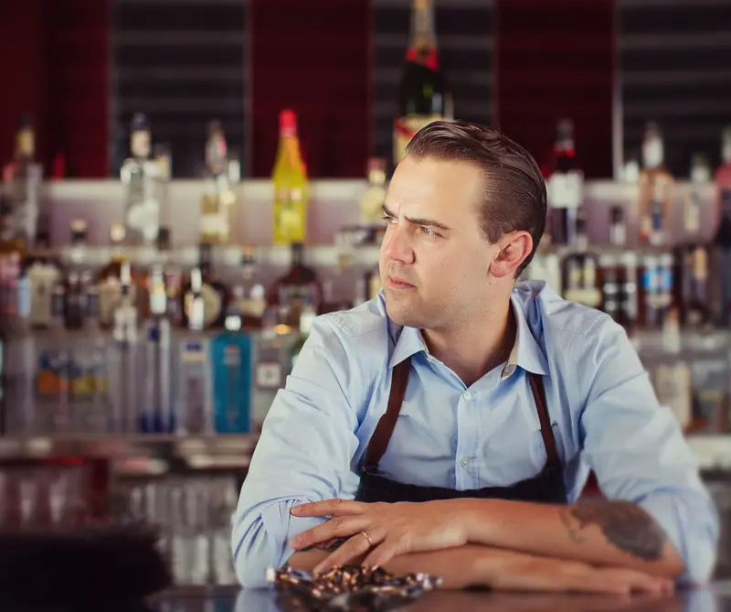 La diversión y la inspiración en el mundo de los cocteles: simone caporale