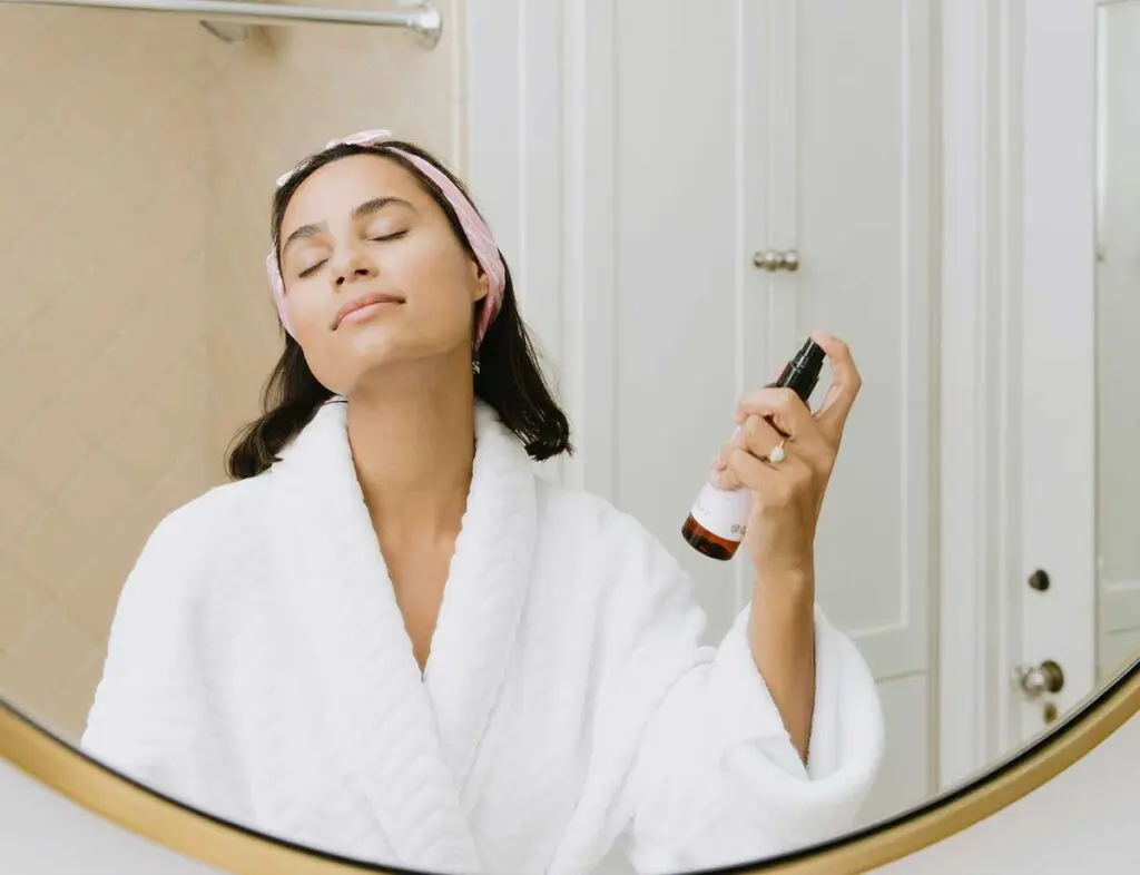 Tendencias de maquillaje para fin de año y qué regalar a un amante del skincare 