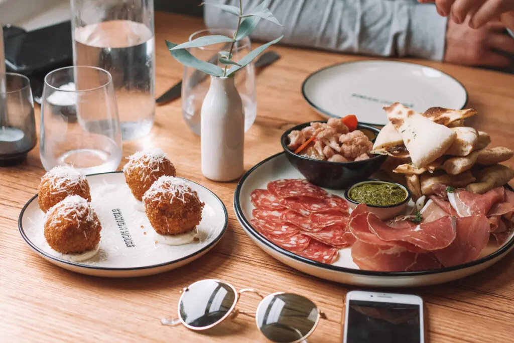 La ruta de las tapas españolas en bogotá Tapas españolas