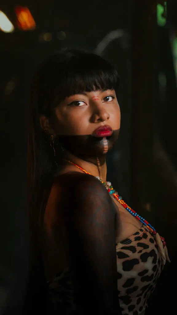 Tatiana jacanamijoy: la hija del colibrí que lleva la cultura inga y kamëntsá al mundo Tatiana jacanamijoy: la hija del colibrí que lleva la cultura inga y kamëntsá al mundo