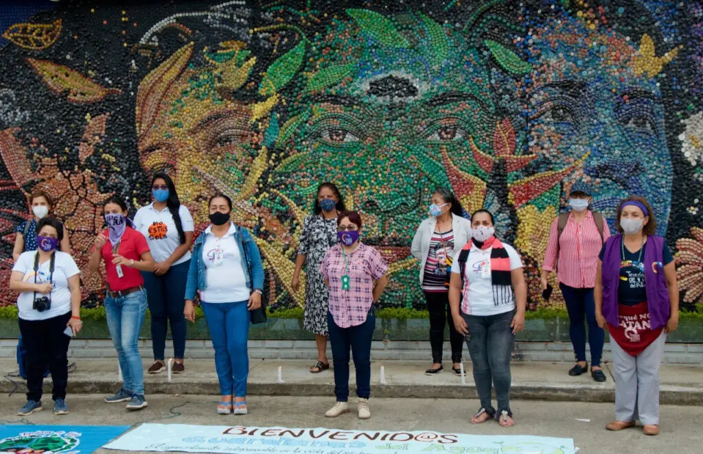 Cuando las aguas se juntan: un documental sobre el poder de las mujeres en la construcción de la paz en colombia