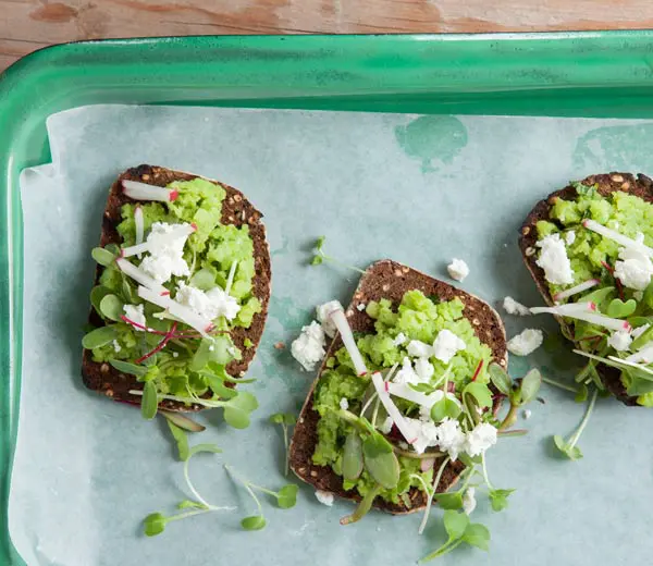 Las mejores recetas con tostadas para disfrutar en casa Recetas con tostadas y búfala