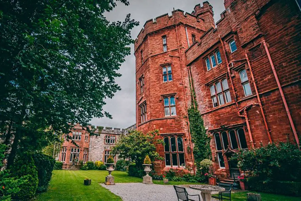 8 hoteles y castillos embrujados en Colombia y el mundo