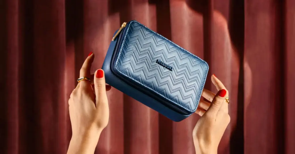 Delta air lines presenta kits de amenidades diseñados por la marca de lujo italiana missoni