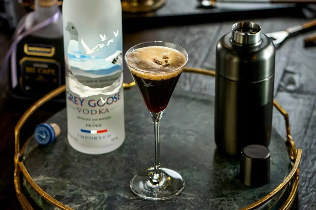 Espresso martini y otros cuatro cocteles con vodka para preparar en casa Vodka cocteles
