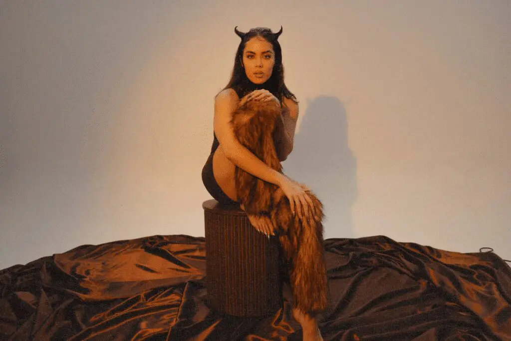 Drea dury: la cantante colombiana que mezcla tres idiomas