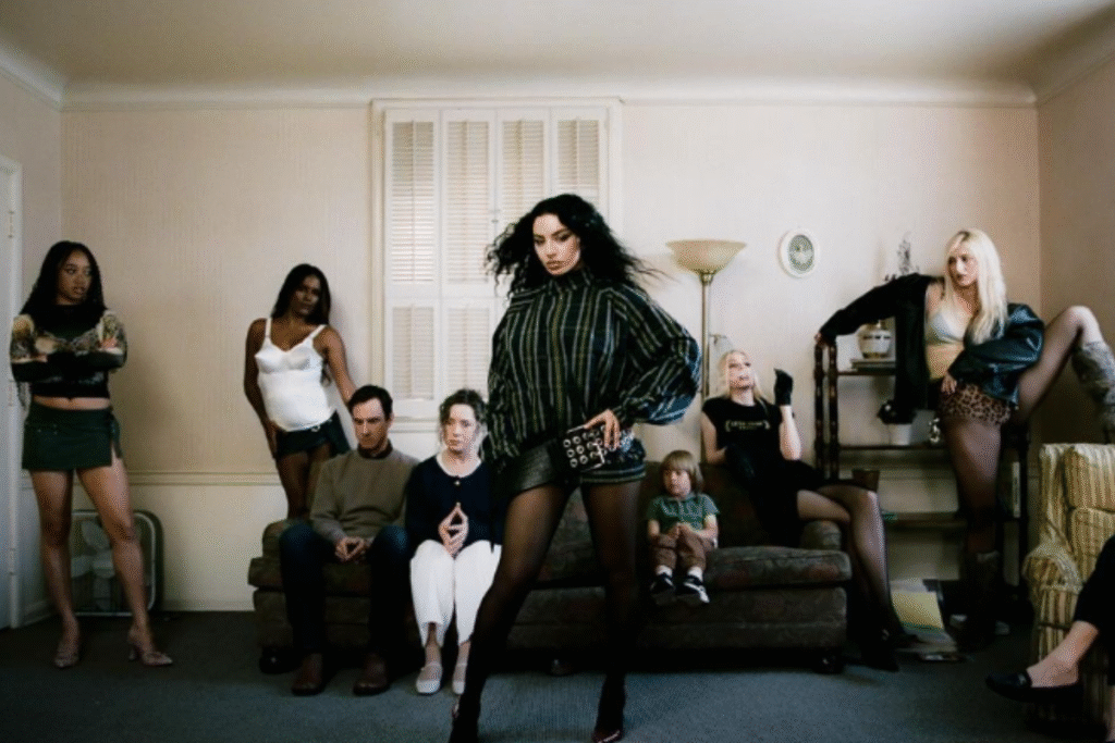 Charli xcx: las claves de estilo para tener un brat summer