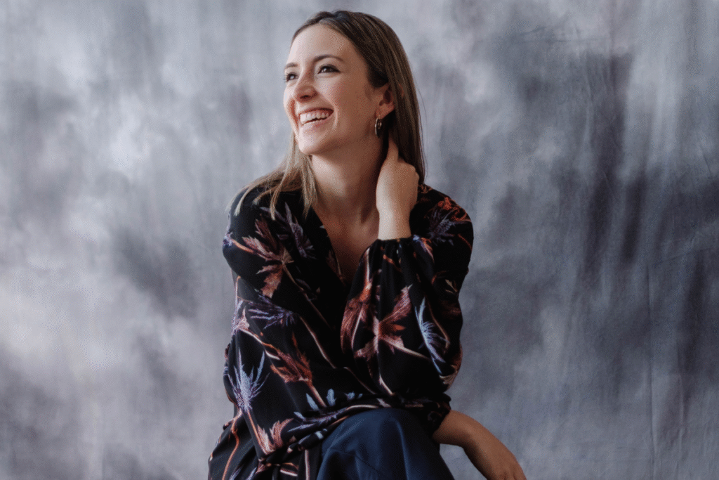 Laura aparicio: entre la moda consciente y la mujer contemporánea 