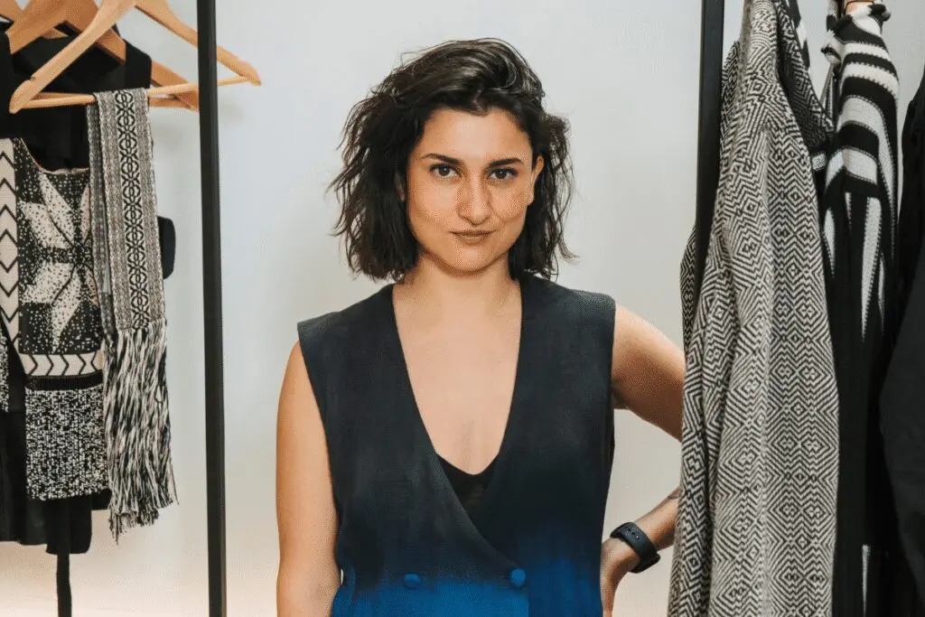 Manuela álvarez: la primera diseñadora colombiana reconocida por la onu debido a su enfoque en moda sostenible Manuela álvarez: la primera diseñadora colombiana reconocida por la onu debido a su enfoque en moda sostenible