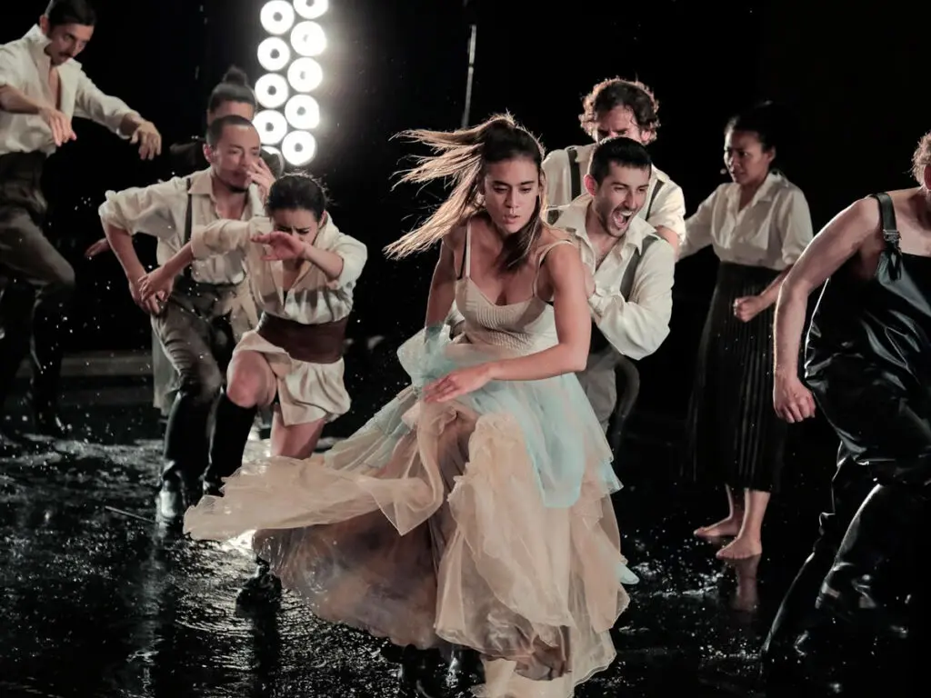 Woyzeck, la poderosa obra que trae la lluvia al teatro colón