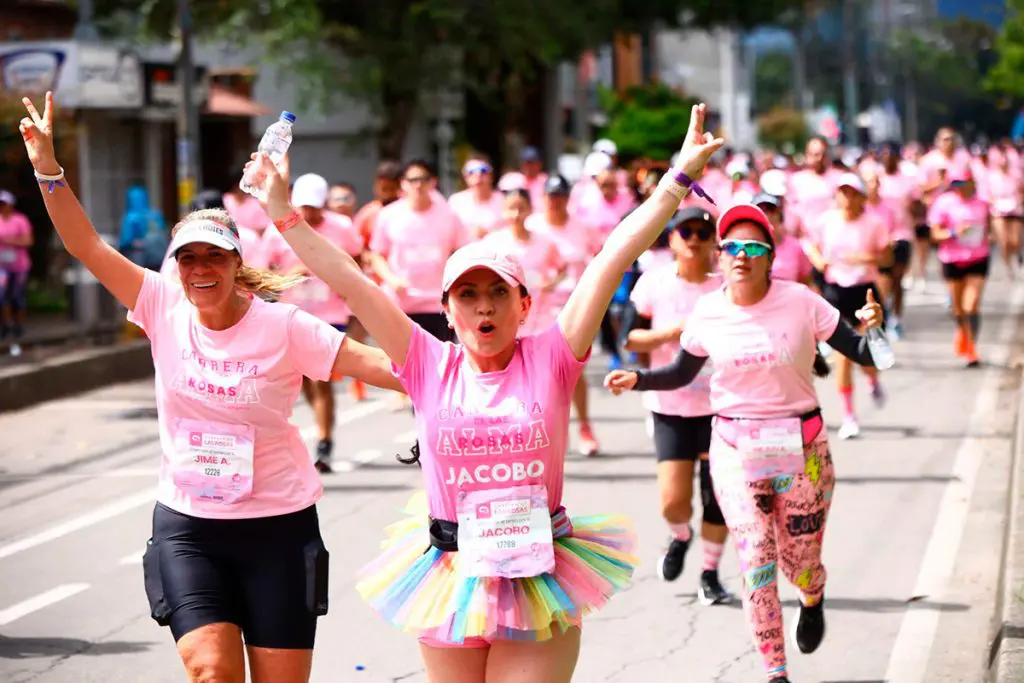 La carrera de las rosas, el evento deportivo para crear conciencia sobre la detección temprana del cáncer de mama