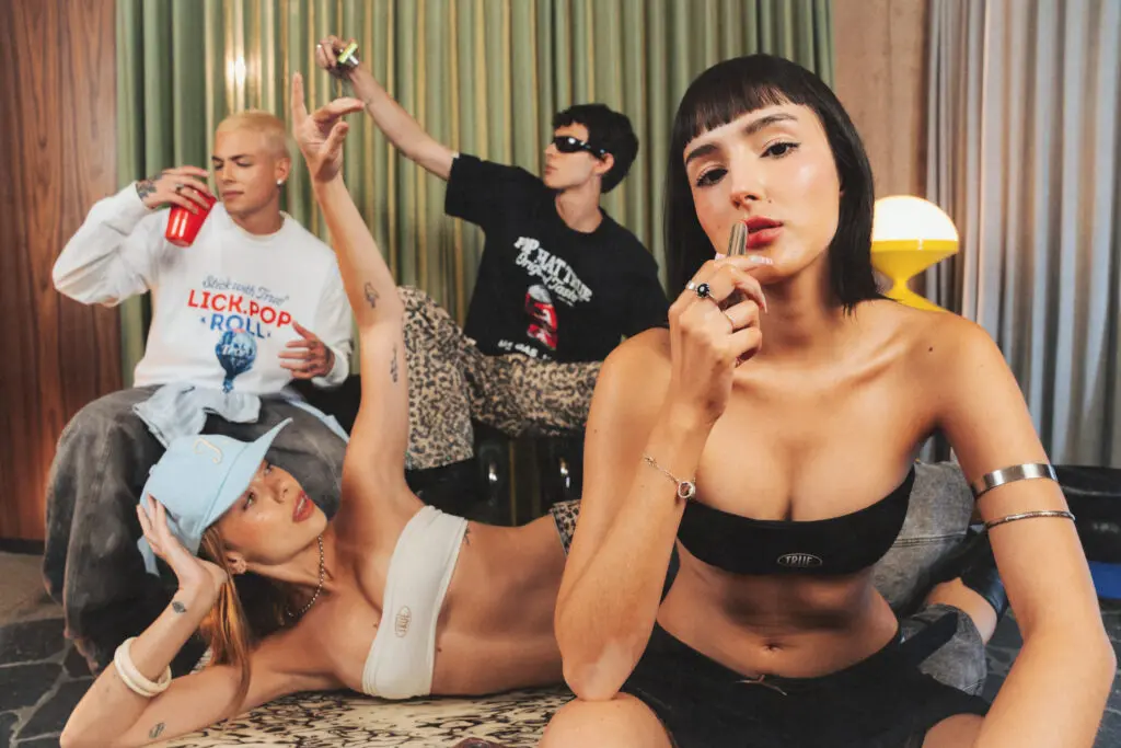 De la pasarela a la calle: el ascenso del streetwear colombiano moda urbana