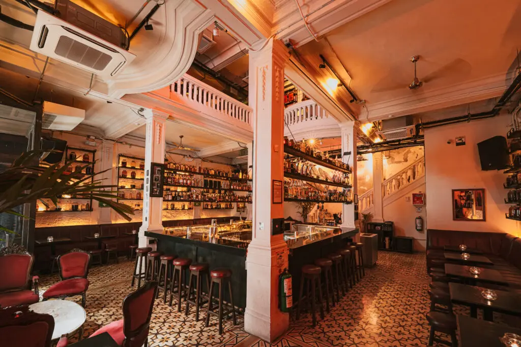 Alquímico recibe el premio al bar con la mejor hospitalidad del mundo Alquímico recibe el premio al bar con la mejor hospitalidad del mundo