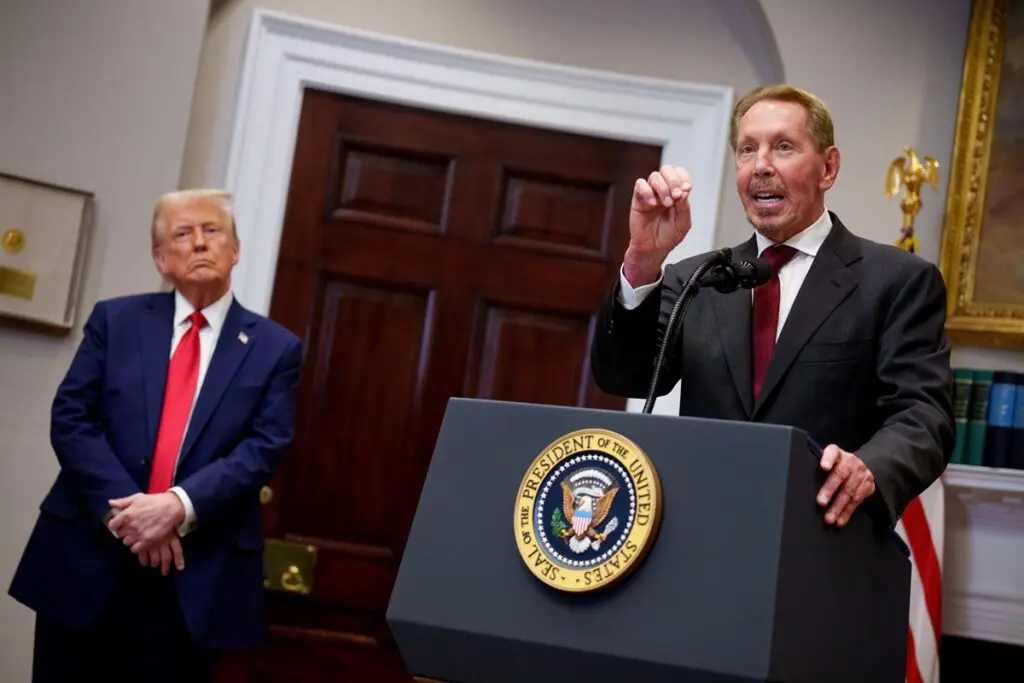 Larry ellison junto al presidente de estados unidos, donald trump, en la casa blanca. Foto andrew harnik/getty images.