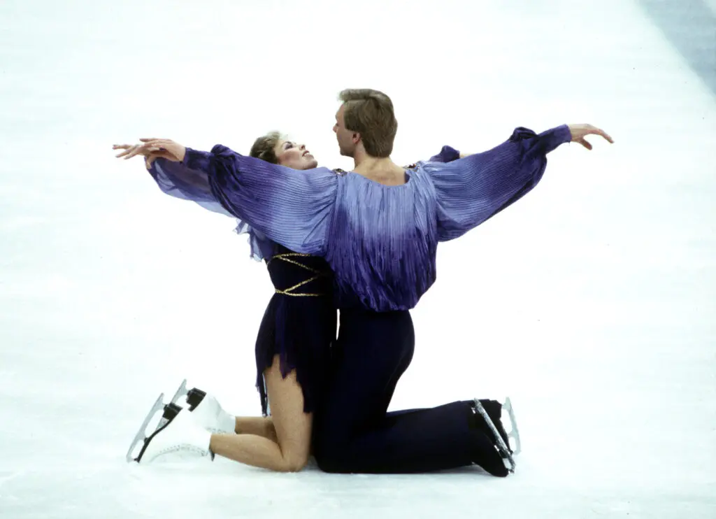 Rutina de baile en patinaje sobre hielo