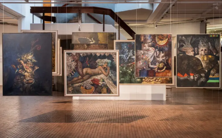 Armando Villegas, artista peruano nacionalizado colombiano, es homenajeado con una retrospectiva por sus 100 años en el Museo de Arte Moderno de Bogotá.